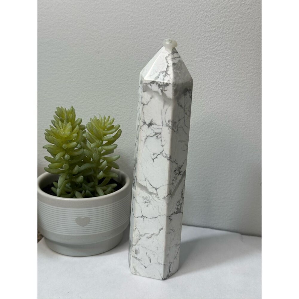 Howlite Tower - Picture 1 of 7